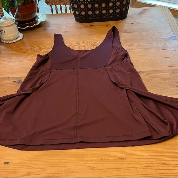 Lululemon Womens Tank Top Wrappers
Delight Tank Size: 12 Burgundy - Picture 5 of 9